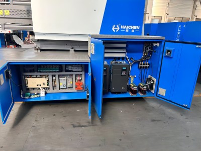 Electrical System of injection molding machine maintenance