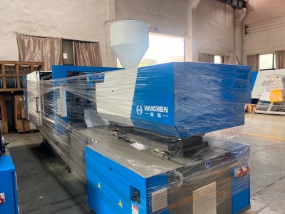 Types of electrical control system of injection molding machines