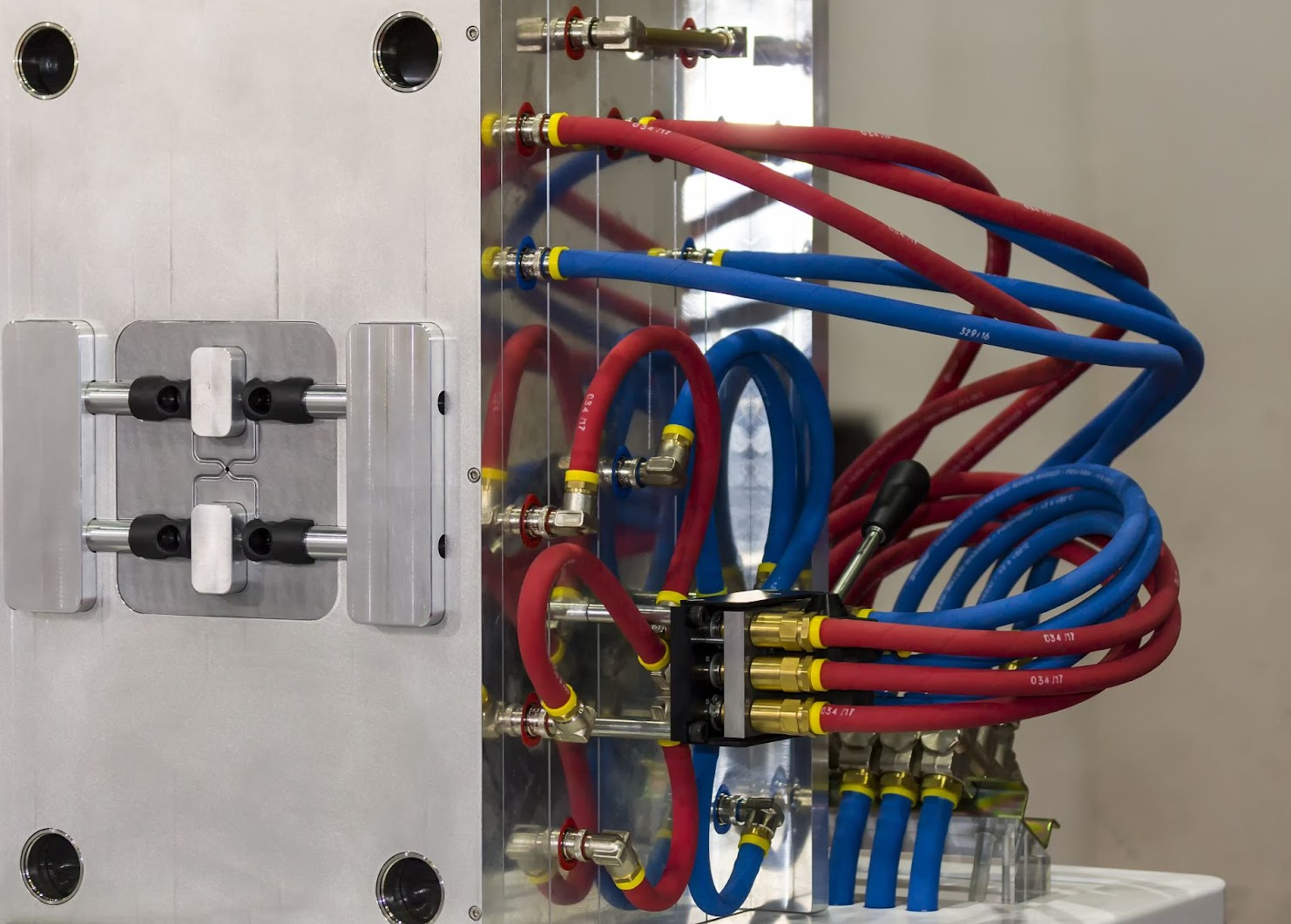 How to reduce the cooling time in injection molding - Haichen