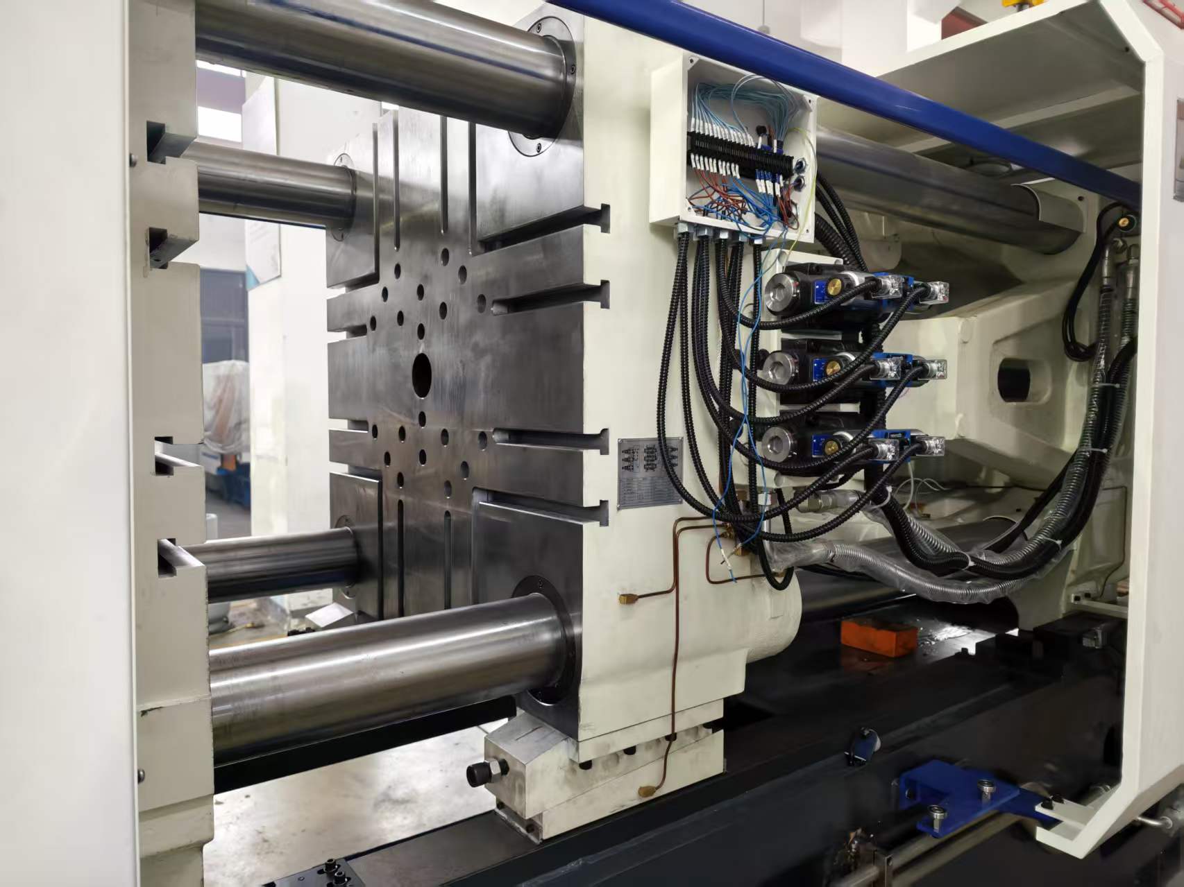 Precision clamping system of Haichen magnesium machine